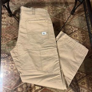 New Eddie Bauer size 38/30 Relaxed Fit Canvas Pants